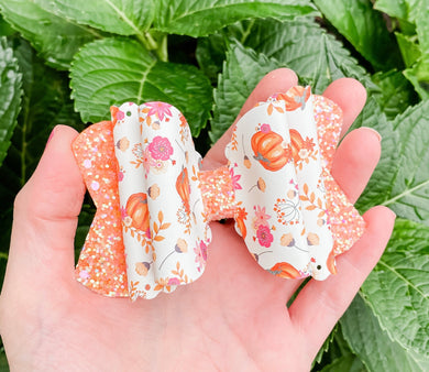 #handmade #hairbows #shopsmall #hairaccessories #bow #babygirl #handmadebows #kidsfashion #babybows #headbands #bowsbowsbows #smallbusiness #babyfashion #glitterbows #brandrep #baby #bowsforsale #hairbow #headband #glitterbow #bigbows #supportsmallbusiness #hairclips #bows #sweetpeaandmebows